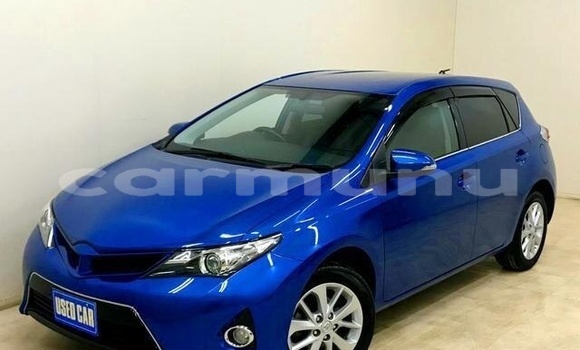 Buy Used Toyota Auris Blue Car in Brazzaville in Municipality of Brazzaville