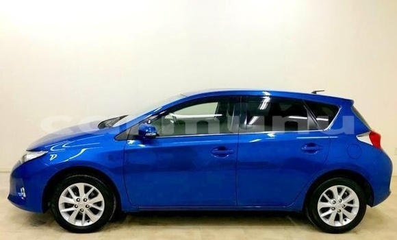 Buy Used Toyota Auris Blue Car in Brazzaville in Municipality of Brazzaville Buy Used Toyota Auris Blue Car in Brazzaville in Municipality of Brazzaville