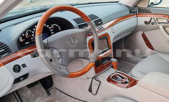 Acheter Occasion Voiture Mercedes-Benz S-klasse Vert à Import - Dubai, Région de la Bouenza Acheter Occasion Voiture Mercedes-Benz S-klasse Vert à Import - Dubai, Région de la Bouenza