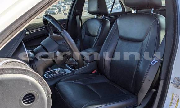 Acheter Import Voiture Chrysler 300 Blanc à Brazzaville, Commune de Brazzaville Acheter Import Voiture Chrysler 300 Blanc à Brazzaville, Commune de Brazzaville