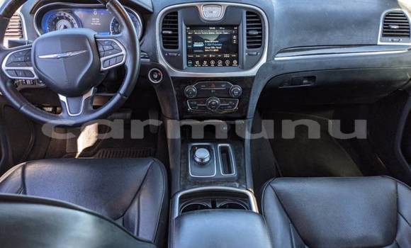 Acheter Import Voiture Chrysler 300 Blanc à Brazzaville, Commune de Brazzaville Acheter Import Voiture Chrysler 300 Blanc à Brazzaville, Commune de Brazzaville