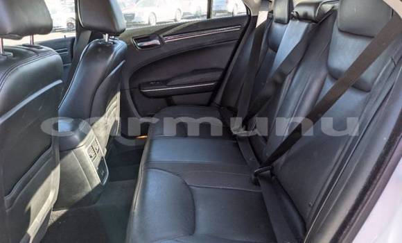 Acheter Import Voiture Chrysler 300 Blanc à Brazzaville, Commune de Brazzaville Acheter Import Voiture Chrysler 300 Blanc à Brazzaville, Commune de Brazzaville