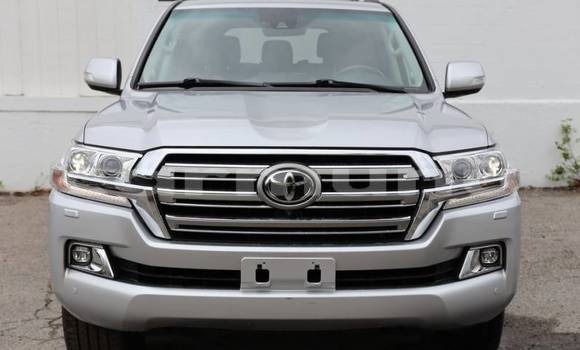 Buy Import Toyota Land Cruiser Silver Car in Djambala in uplands Buy Import Toyota Land Cruiser Silver Car in Djambala in uplands