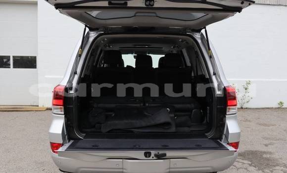 Buy Import Toyota Land Cruiser Silver Car in Djambala in uplands Buy Import Toyota Land Cruiser Silver Car in Djambala in uplands