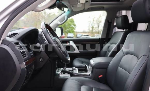 Buy Import Toyota Land Cruiser Silver Car in Djambala in uplands Buy Import Toyota Land Cruiser Silver Car in Djambala in uplands