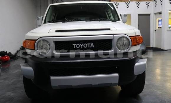 Buy Import Toyota FJ Cruiser White Car in ewo in Cuvette-Ouest Buy Import Toyota FJ Cruiser White Car in ewo in Cuvette-Ouest