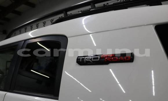 Buy Import Toyota FJ Cruiser White Car in ewo in Cuvette-Ouest Buy Import Toyota FJ Cruiser White Car in ewo in Cuvette-Ouest