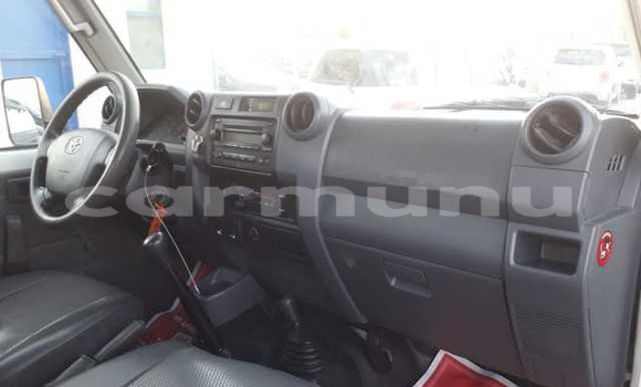 Buy Import Toyota Land Cruiser White Car in Impfondo in Likouala Buy Import Toyota Land Cruiser White Car in Impfondo in Likouala