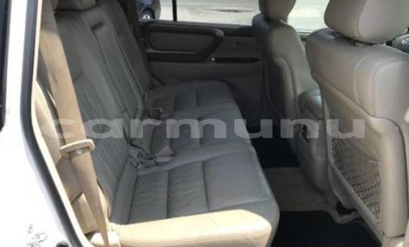 Buy Import Toyota Land Cruiser White Car in Black Point in Kouilou region Buy Import Toyota Land Cruiser White Car in Black Point in Kouilou region