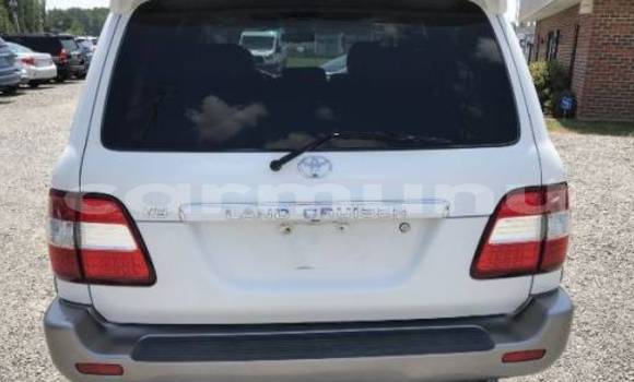 Buy Import Toyota Land Cruiser White Car in Black Point in Kouilou region Buy Import Toyota Land Cruiser White Car in Black Point in Kouilou region