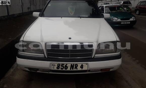 Acheter Occasion Voiture Mercedes Viano Blanc à Brazzaville, Commune de Brazzaville Acheter Occasion Voiture Mercedes Viano Blanc à Brazzaville, Commune de Brazzaville
