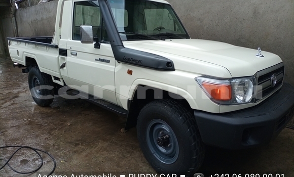 Buy Used Toyota Land Cruiser White Car in Brazzaville in Municipality of Brazzaville