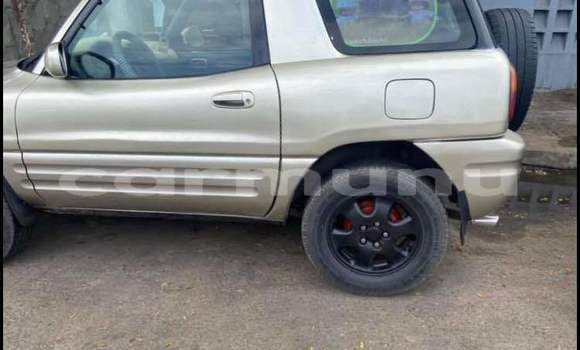 Acheter Occasion Voiture Toyota RAV4 Beige à Brazzaville, Commune de Brazzaville Acheter Occasion Voiture Toyota RAV4 Beige à Brazzaville, Commune de Brazzaville