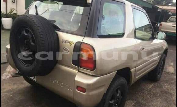 Acheter Occasion Voiture Toyota RAV4 Beige à Brazzaville, Commune de Brazzaville Acheter Occasion Voiture Toyota RAV4 Beige à Brazzaville, Commune de Brazzaville