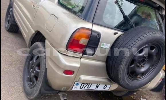 Acheter Occasion Voiture Toyota RAV4 Beige à Brazzaville, Commune de Brazzaville Acheter Occasion Voiture Toyota RAV4 Beige à Brazzaville, Commune de Brazzaville