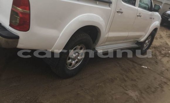 Acheter Occasion Voiture Toyota Hilux Blanc à Brazzaville, Commune de Brazzaville Acheter Occasion Voiture Toyota Hilux Blanc à Brazzaville, Commune de Brazzaville