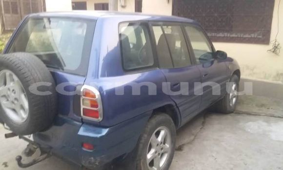 Acheter Occasion Voiture Toyota RAV4 Bleu à Brazzaville, Commune de Brazzaville Acheter Occasion Voiture Toyota RAV4 Bleu à Brazzaville, Commune de Brazzaville