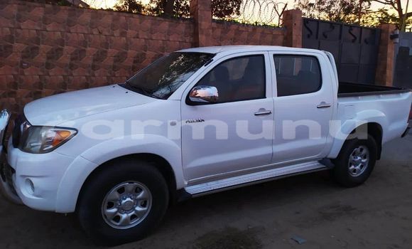 Acheter Occasion Voiture Toyota Hilux Blanc à Brazzaville, Commune de Brazzaville Acheter Occasion Voiture Toyota Hilux Blanc à Brazzaville, Commune de Brazzaville