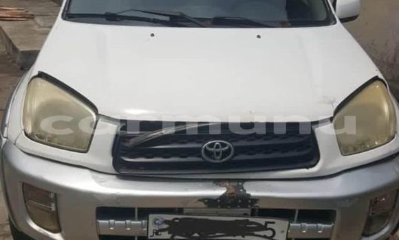 Acheter Occasion Voiture Toyota RAV4 Blanc à Brazzaville, Commune de Brazzaville Acheter Occasion Voiture Toyota RAV4 Blanc à Brazzaville, Commune de Brazzaville