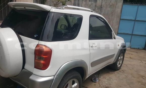 Acheter Occasion Voiture Toyota RAV4 Blanc à Brazzaville, Commune de Brazzaville Acheter Occasion Voiture Toyota RAV4 Blanc à Brazzaville, Commune de Brazzaville