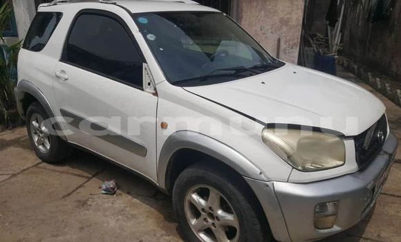 Acheter Occasion Voiture Toyota RAV4 Blanc à Brazzaville, Commune de Brazzaville Acheter Occasion Voiture Toyota RAV4 Blanc à Brazzaville, Commune de Brazzaville