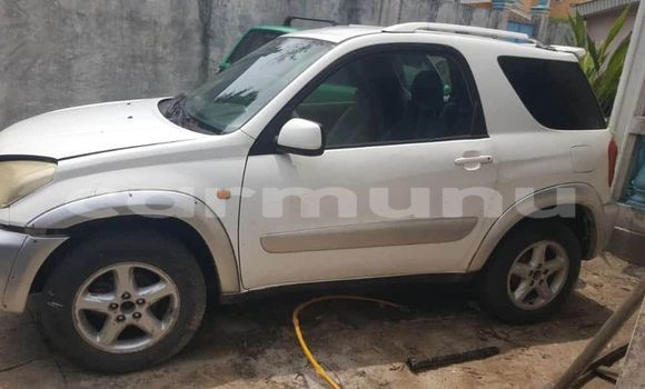 Acheter Occasion Voiture Toyota RAV4 Blanc à Brazzaville, Commune de Brazzaville Acheter Occasion Voiture Toyota RAV4 Blanc à Brazzaville, Commune de Brazzaville