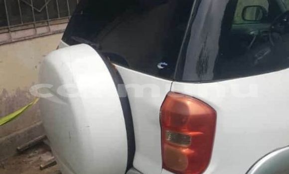 Acheter Occasion Voiture Toyota RAV4 Blanc à Brazzaville, Commune de Brazzaville Acheter Occasion Voiture Toyota RAV4 Blanc à Brazzaville, Commune de Brazzaville