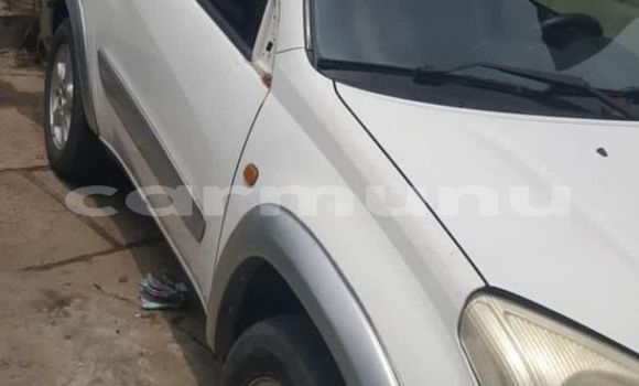 Acheter Occasion Voiture Toyota RAV4 Blanc à Brazzaville, Commune de Brazzaville Acheter Occasion Voiture Toyota RAV4 Blanc à Brazzaville, Commune de Brazzaville