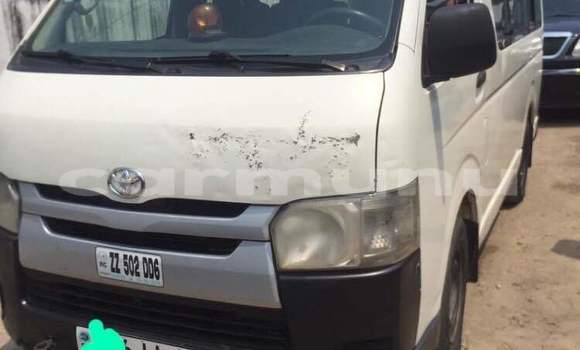 Acheter Occasion Voiture Toyota Hiace Blanc à Brazzaville, Commune de Brazzaville Acheter Occasion Voiture Toyota Hiace Blanc à Brazzaville, Commune de Brazzaville
