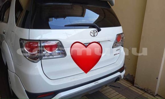 Acheter Occasion Voiture Toyota Fortuner Blanc à Brazzaville, Commune de Brazzaville Acheter Occasion Voiture Toyota Fortuner Blanc à Brazzaville, Commune de Brazzaville