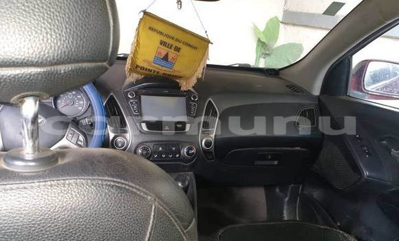 Acheter Occasion Voiture Hyundai Tucson Rouge à Brazzaville, Commune de Brazzaville Acheter Occasion Voiture Hyundai Tucson Rouge à Brazzaville, Commune de Brazzaville