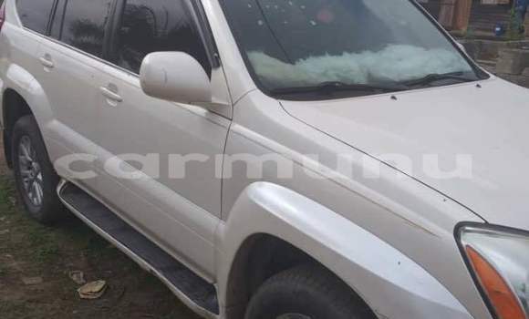 Acheter Occasion Voiture Toyota Land Cruiser Prado Blanc à Brazzaville, Commune de Brazzaville Acheter Occasion Voiture Toyota Land Cruiser Prado Blanc à Brazzaville, Commune de Brazzaville