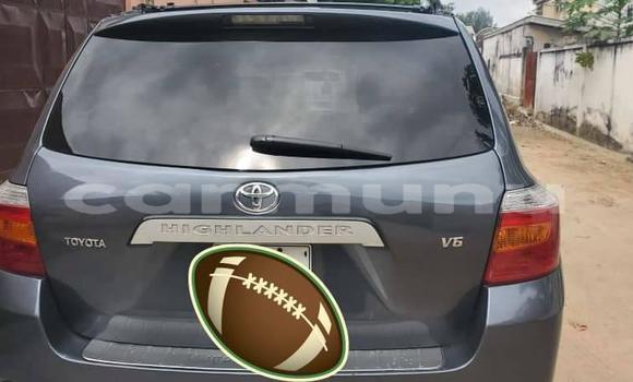 Acheter Occasion Voiture Toyota Highlander Bleu à Brazzaville, Commune de Brazzaville Acheter Occasion Voiture Toyota Highlander Bleu à Brazzaville, Commune de Brazzaville