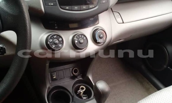 Acheter Occasion Voiture Toyota RAV4 Bleu à Brazzaville, Commune de Brazzaville Acheter Occasion Voiture Toyota RAV4 Bleu à Brazzaville, Commune de Brazzaville