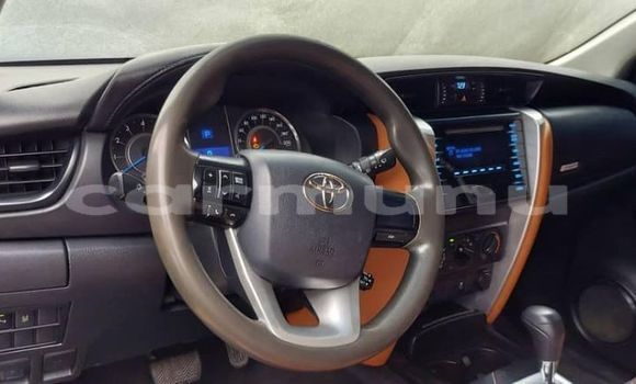 Acheter Occasion Voiture Toyota Fortuner Blanc à Brazzaville, Commune de Brazzaville Acheter Occasion Voiture Toyota Fortuner Blanc à Brazzaville, Commune de Brazzaville