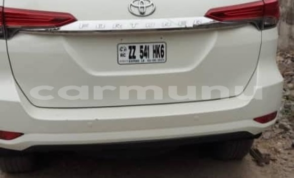 Acheter Occasion Voiture Toyota Fortuner Blanc à Brazzaville, Commune de Brazzaville Acheter Occasion Voiture Toyota Fortuner Blanc à Brazzaville, Commune de Brazzaville