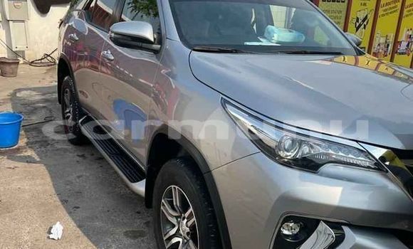 Acheter Occasion Voiture Toyota Fortuner Gris à Brazzaville, Commune de Brazzaville Acheter Occasion Voiture Toyota Fortuner Gris à Brazzaville, Commune de Brazzaville