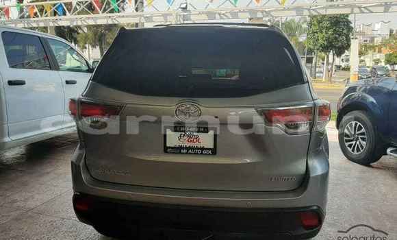 Acheter Occasion Voiture Toyota Highlander Autre à Brazzaville, Commune de Brazzaville Acheter Occasion Voiture Toyota Highlander Autre à Brazzaville, Commune de Brazzaville