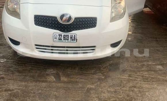 Acheter Occasion Voiture Toyota Vitz Blanc à Brazzaville, Commune de Brazzaville Acheter Occasion Voiture Toyota Vitz Blanc à Brazzaville, Commune de Brazzaville