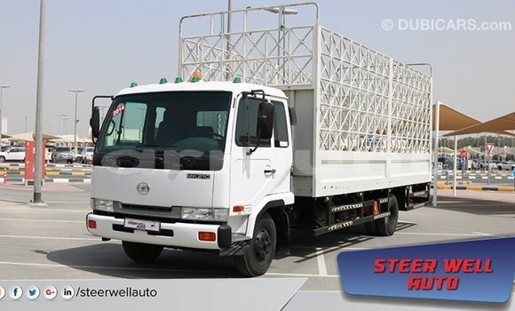 Acheter Import Voiture Nissan 350Z Blanc à Import - Dubai, Région de la Bouenza Acheter Import Voiture Nissan 350Z Blanc à Import - Dubai, Région de la Bouenza