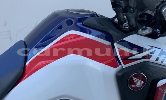 Acheter Import Moto Honda ATC Blanc à Djambala, Plateaux Acheter Import Moto Honda ATC Blanc à Djambala, Plateaux