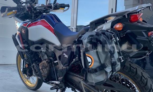 Acheter Import Moto Honda ATC Blanc à Djambala, Plateaux Acheter Import Moto Honda ATC Blanc à Djambala, Plateaux