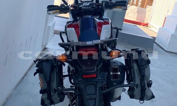 Acheter Import Moto Honda ATC Blanc à Djambala, Plateaux Acheter Import Moto Honda ATC Blanc à Djambala, Plateaux