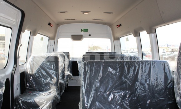 Acheter Neuf Voiture Nissan Urvan Blanc à Import - Dubai, Région de la Bouenza Acheter Neuf Voiture Nissan Urvan Blanc à Import - Dubai, Région de la Bouenza