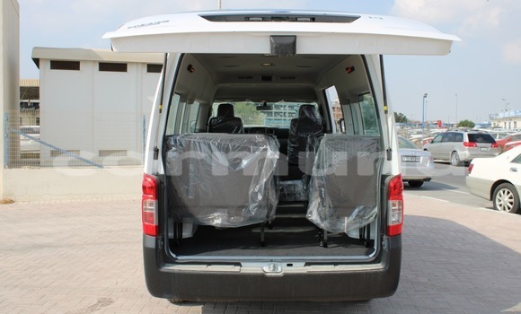 Acheter Neuf Voiture Nissan Urvan Blanc à Import - Dubai, Région de la Bouenza Acheter Neuf Voiture Nissan Urvan Blanc à Import - Dubai, Région de la Bouenza