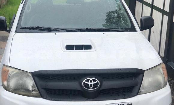 Buy Used Toyota Hiluxe VIGO White Car in Brazzaville in Municipality of Brazzaville Buy Used Toyota Hiluxe VIGO White Car in Brazzaville in Municipality of Brazzaville
