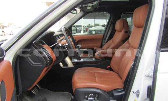 Buy Used Land Rover Range Rover White Car in Black Point in Kouilou region Buy Used Land Rover Range Rover White Car in Black Point in Kouilou region