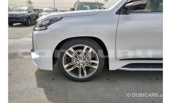 Acheter Import Voiture Lexus LX Blanc à Import - Dubai, Région de la Bouenza Acheter Import Voiture Lexus LX Blanc à Import - Dubai, Région de la Bouenza