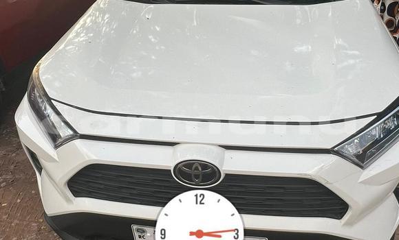 Acheter Occasion Voiture Toyota RAV4 Blanc à Brazzaville, Commune de Brazzaville Acheter Occasion Voiture Toyota RAV4 Blanc à Brazzaville, Commune de Brazzaville