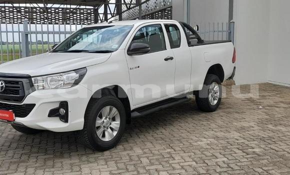 Acheter Occasion Voiture Toyota Hilux Blanc à Brazzaville, Commune de Brazzaville Acheter Occasion Voiture Toyota Hilux Blanc à Brazzaville, Commune de Brazzaville